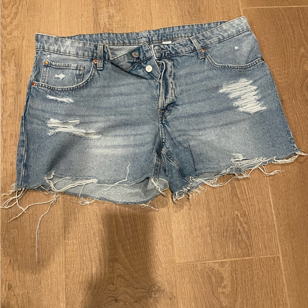 H&M denim jean shorts